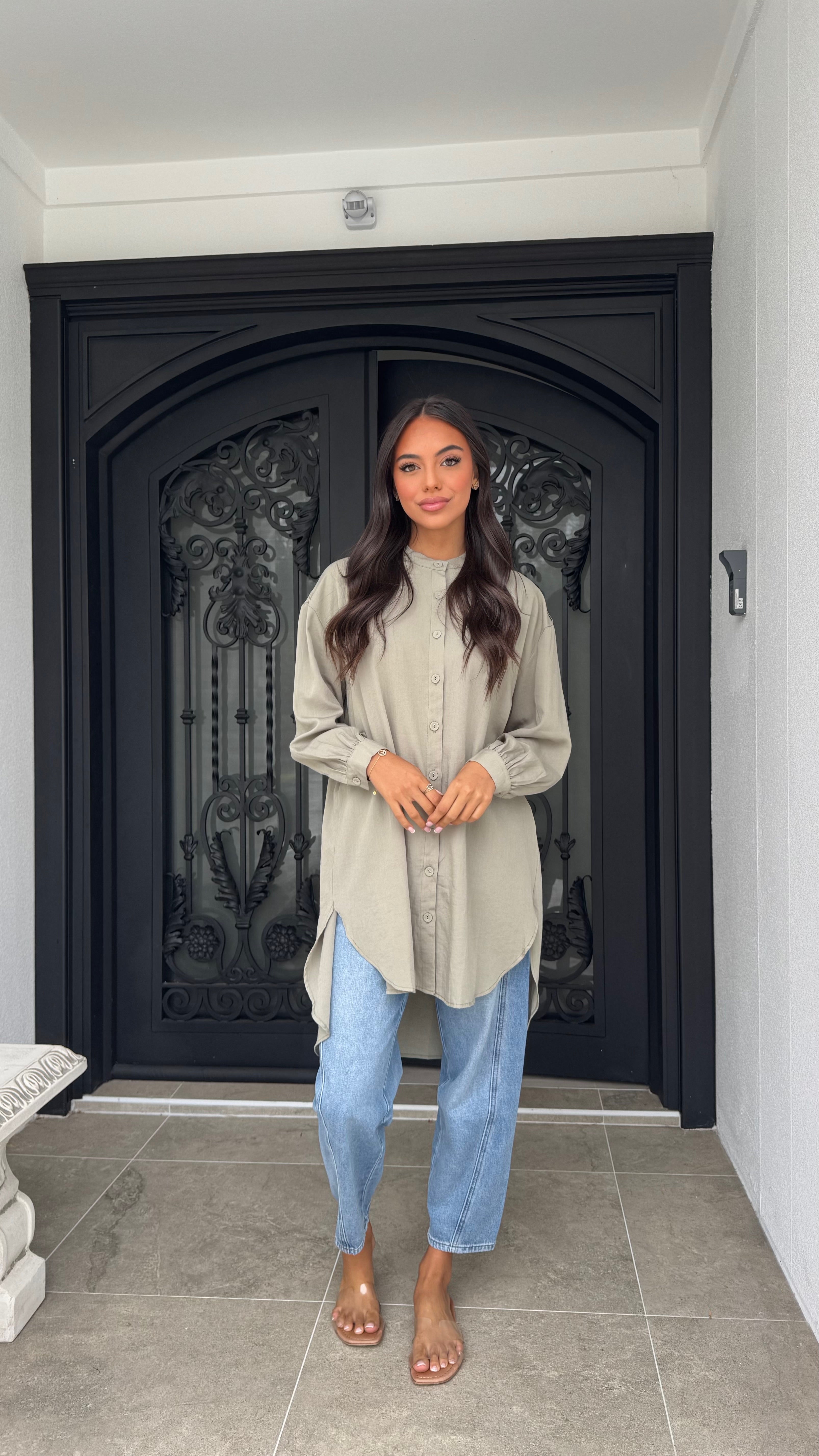 Button HiLow Top