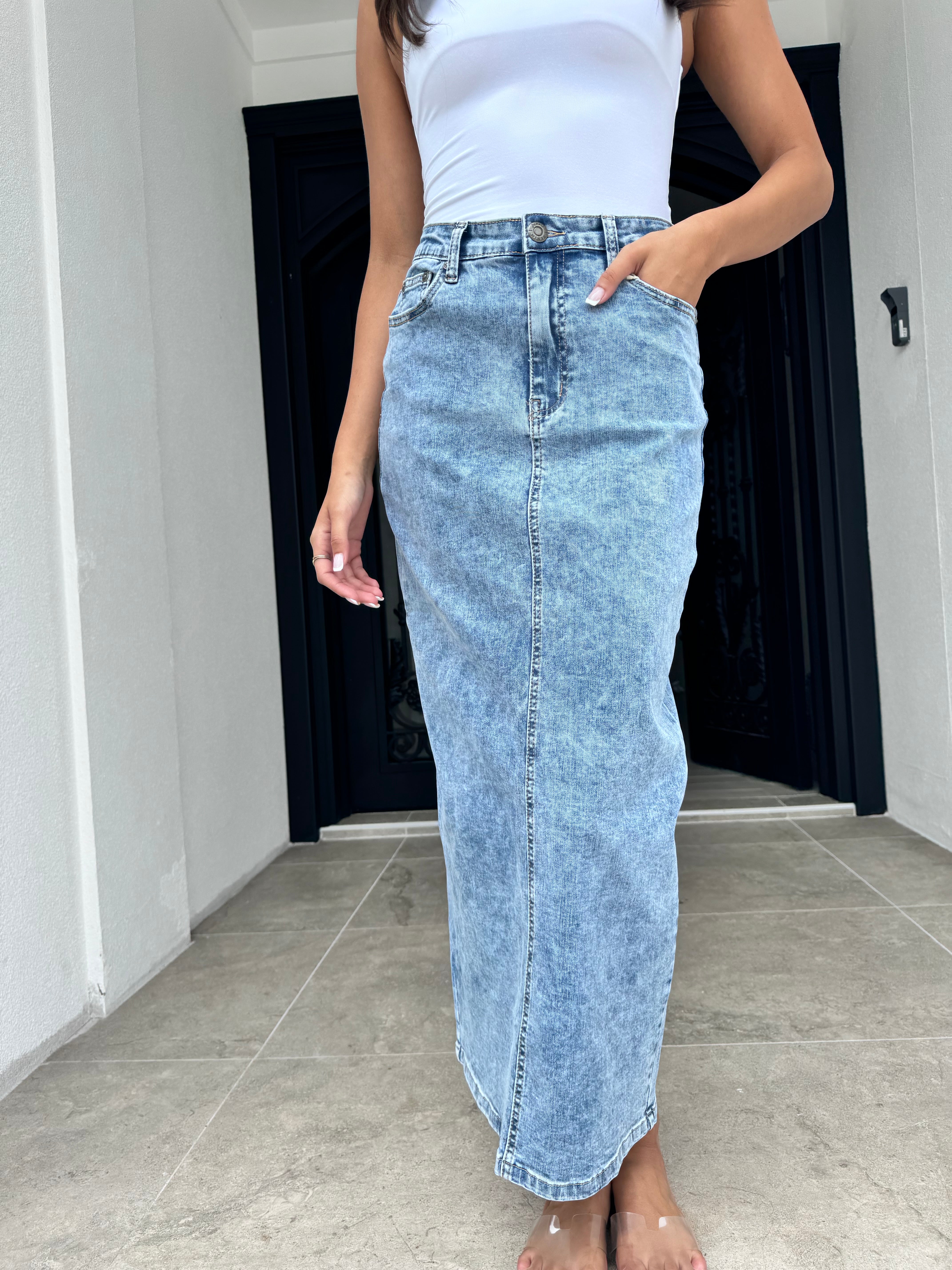 Washed denim skirt