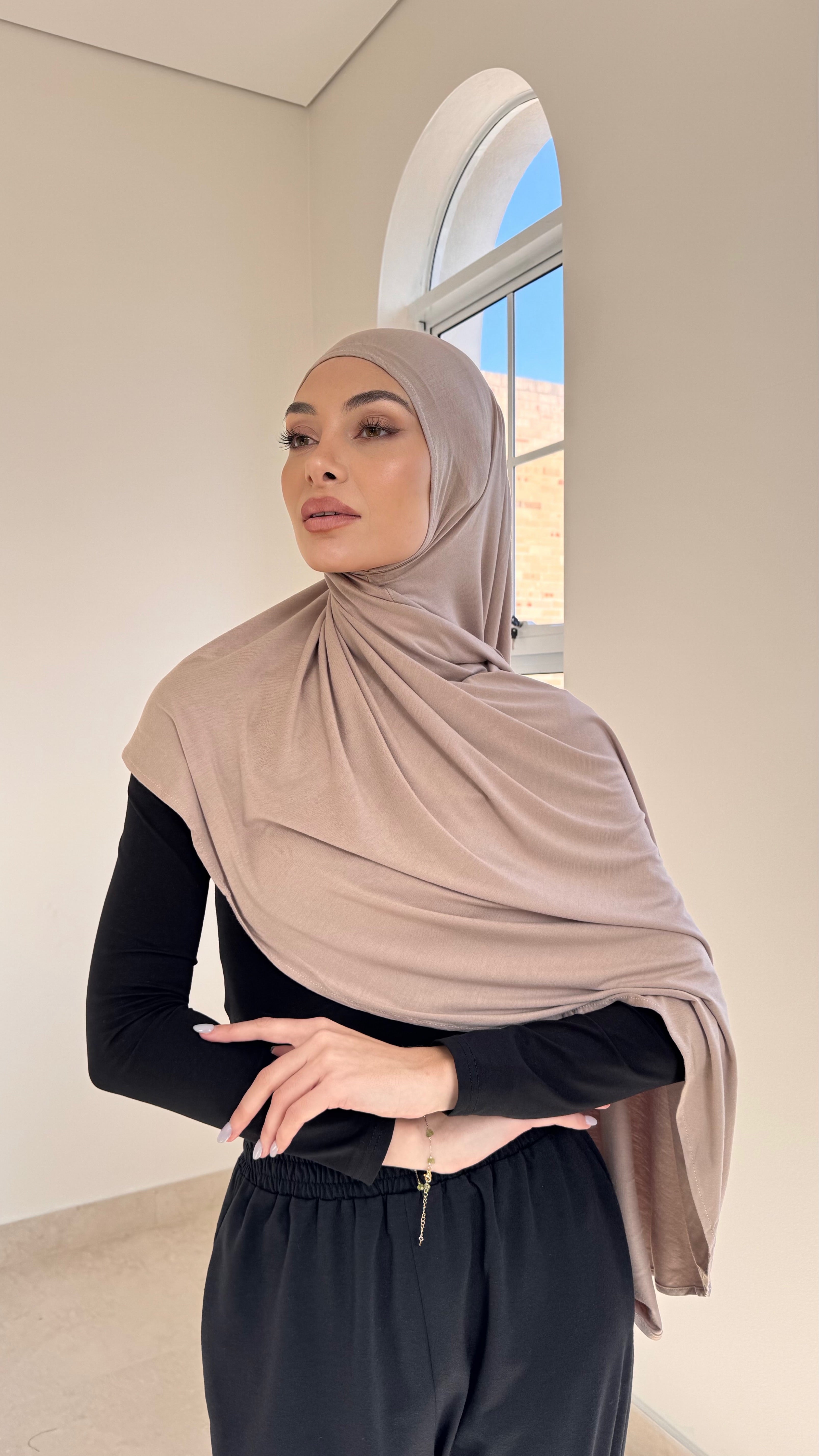 Taupe instant hijab
