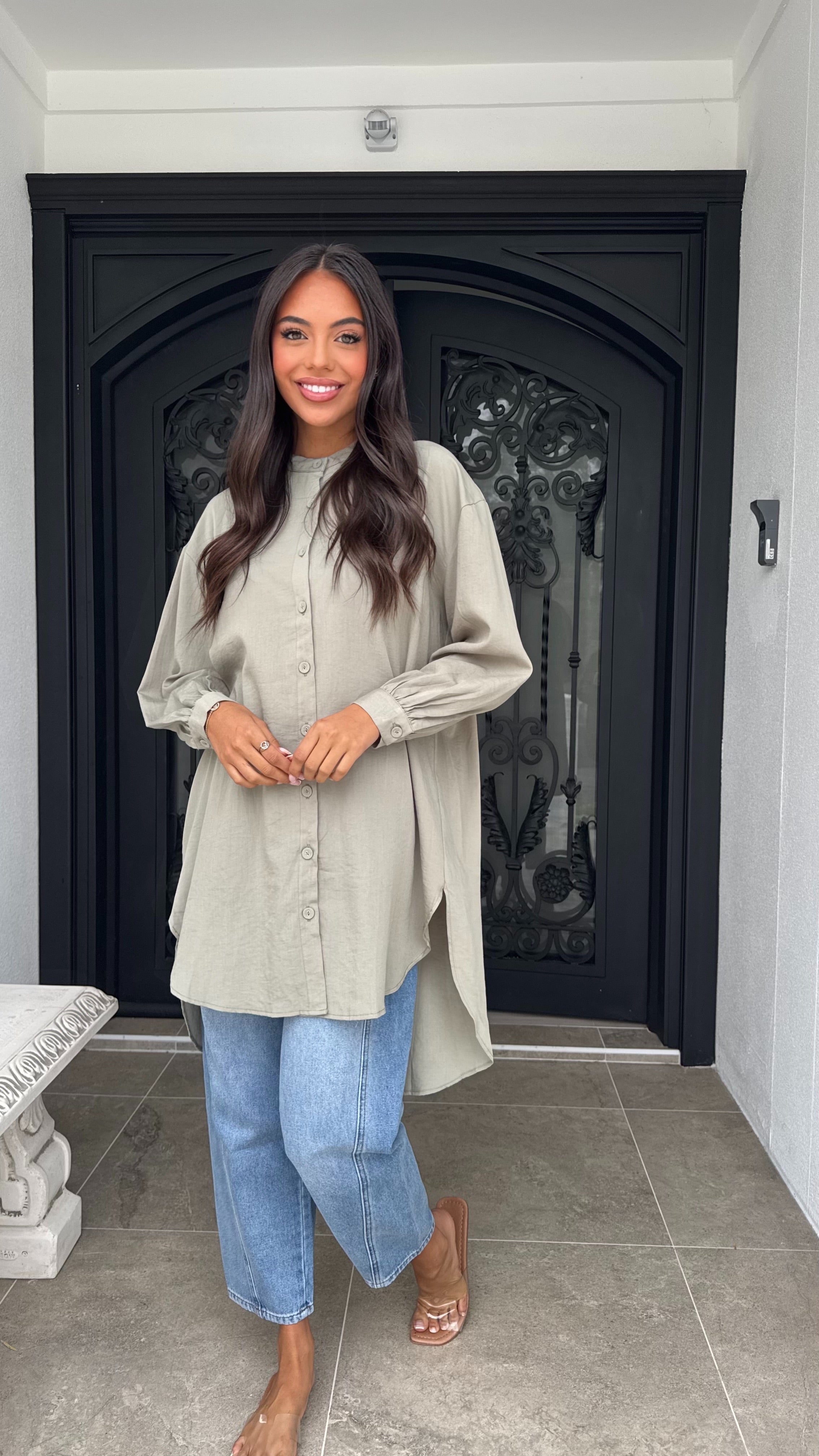 Button HiLow Top