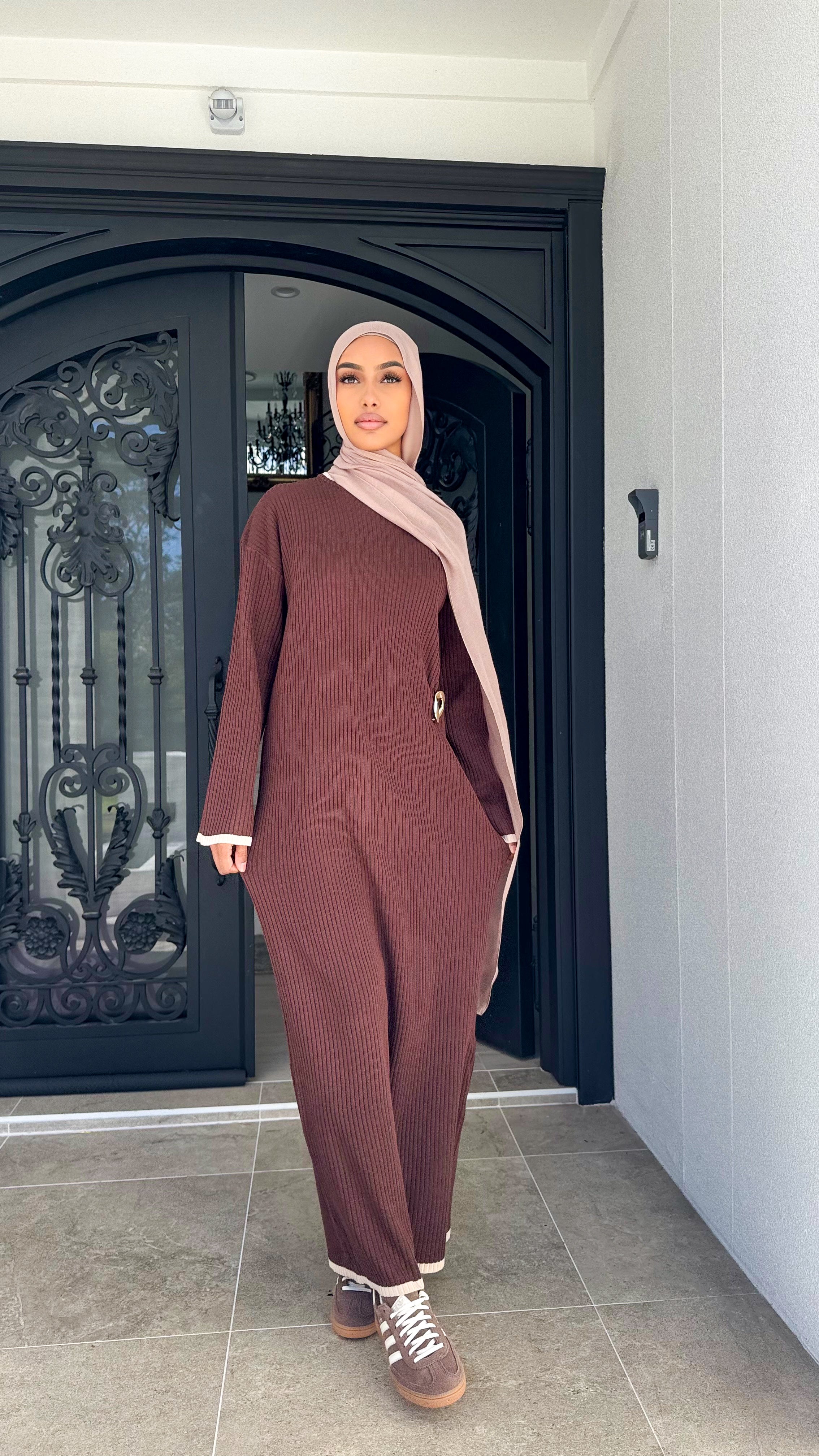 Contrast knit dress