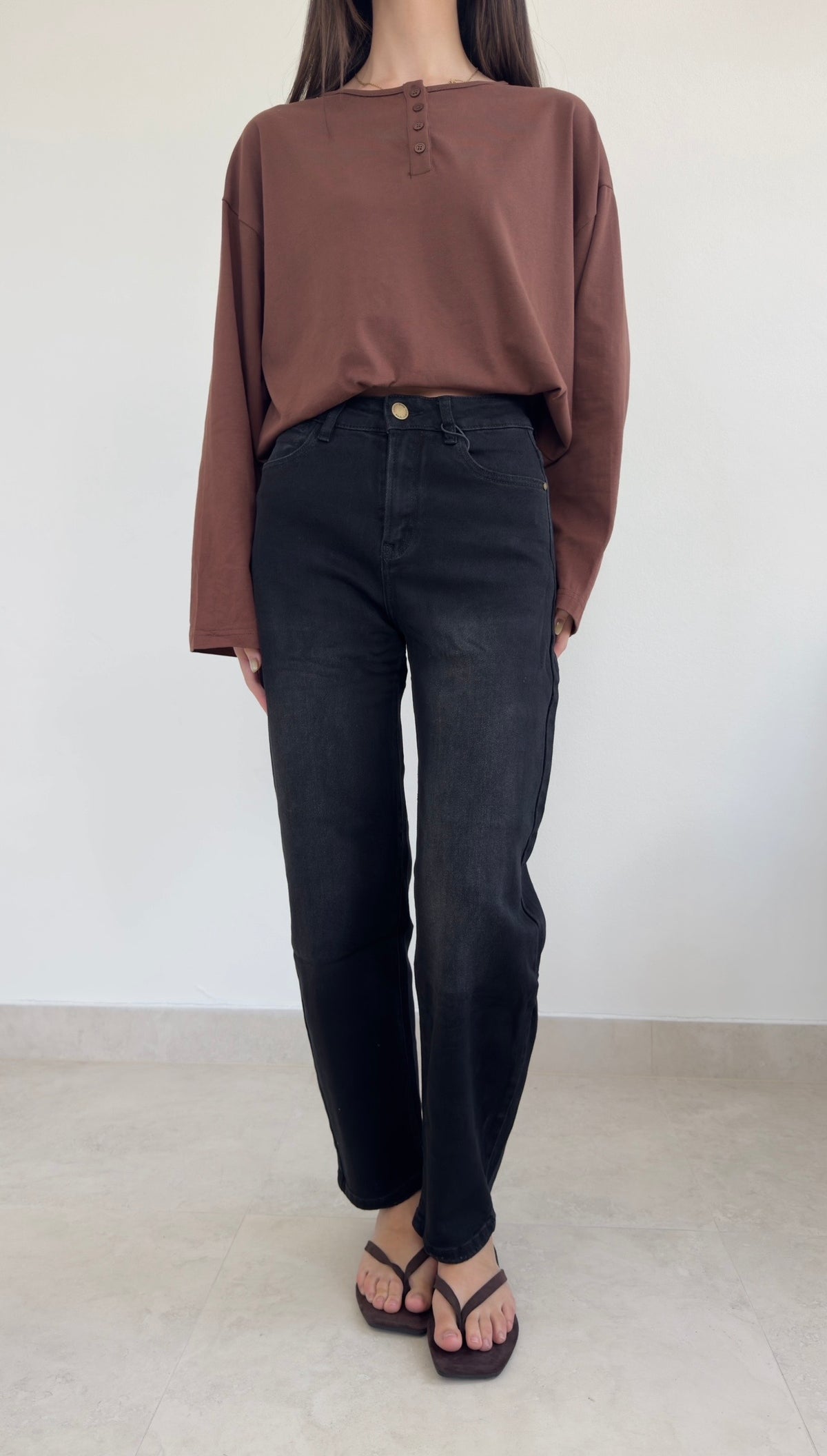 Black barrel jean
