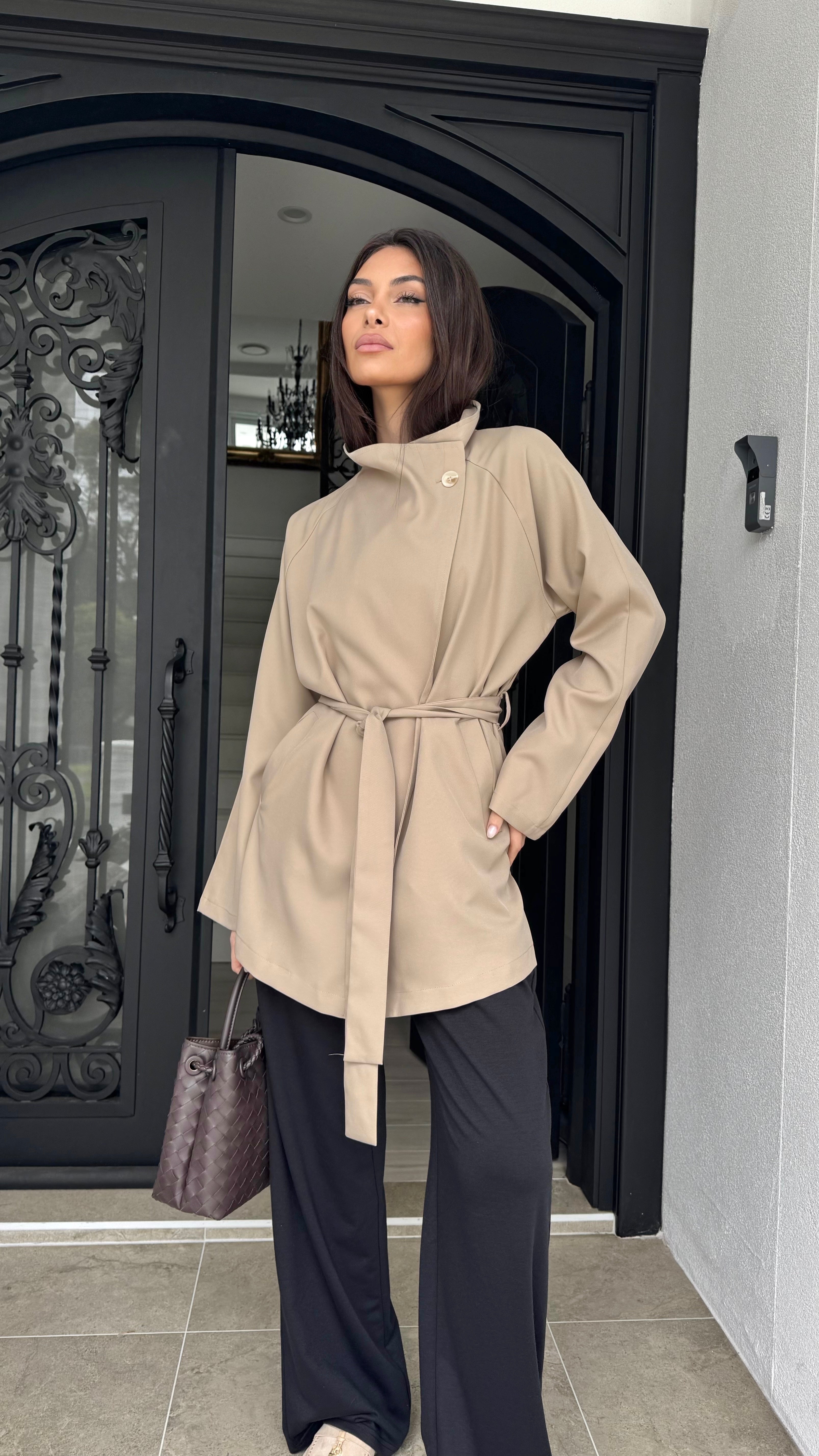 Funnel neck Waist trench