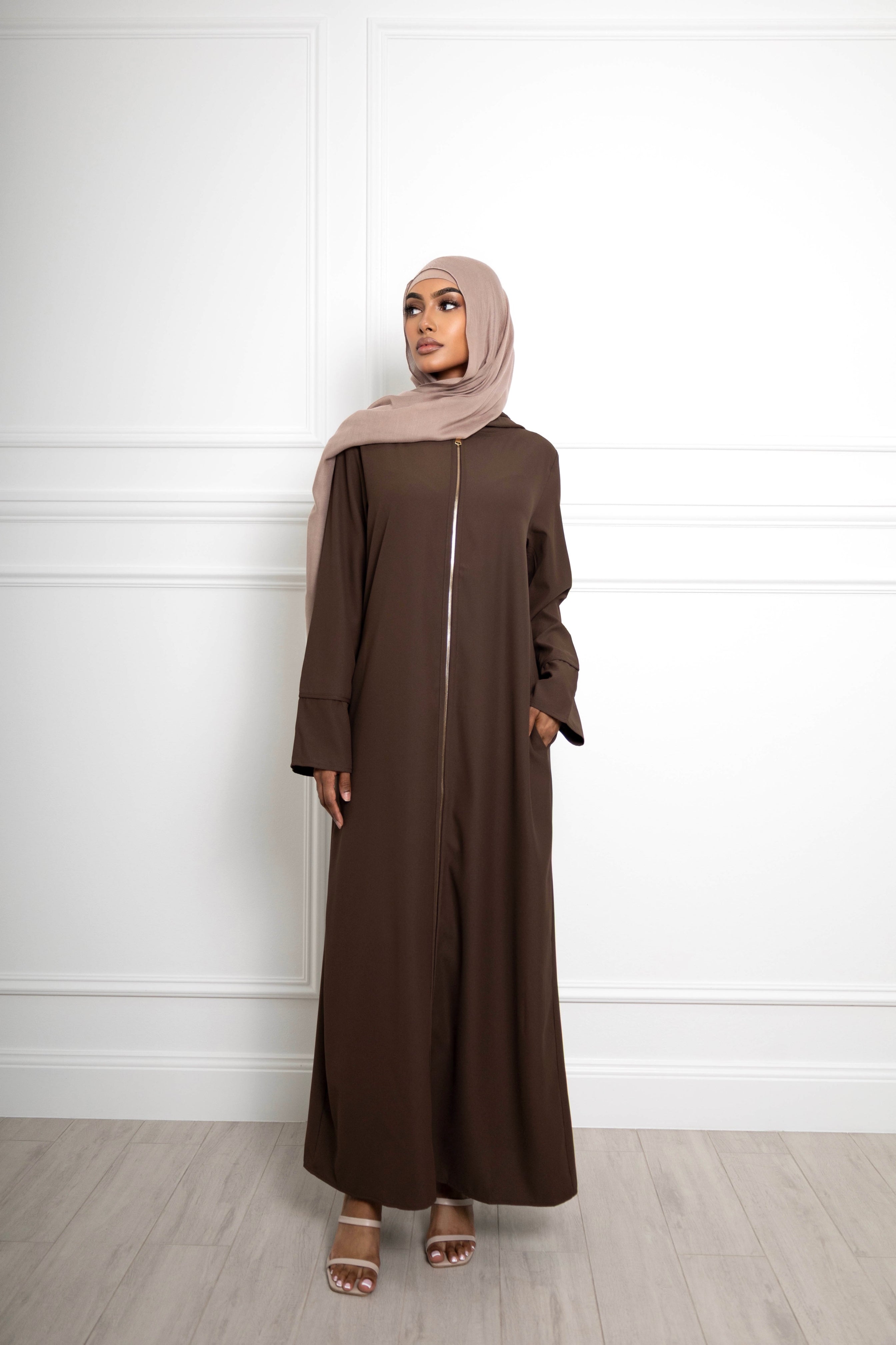 Nadirah zip Abaya