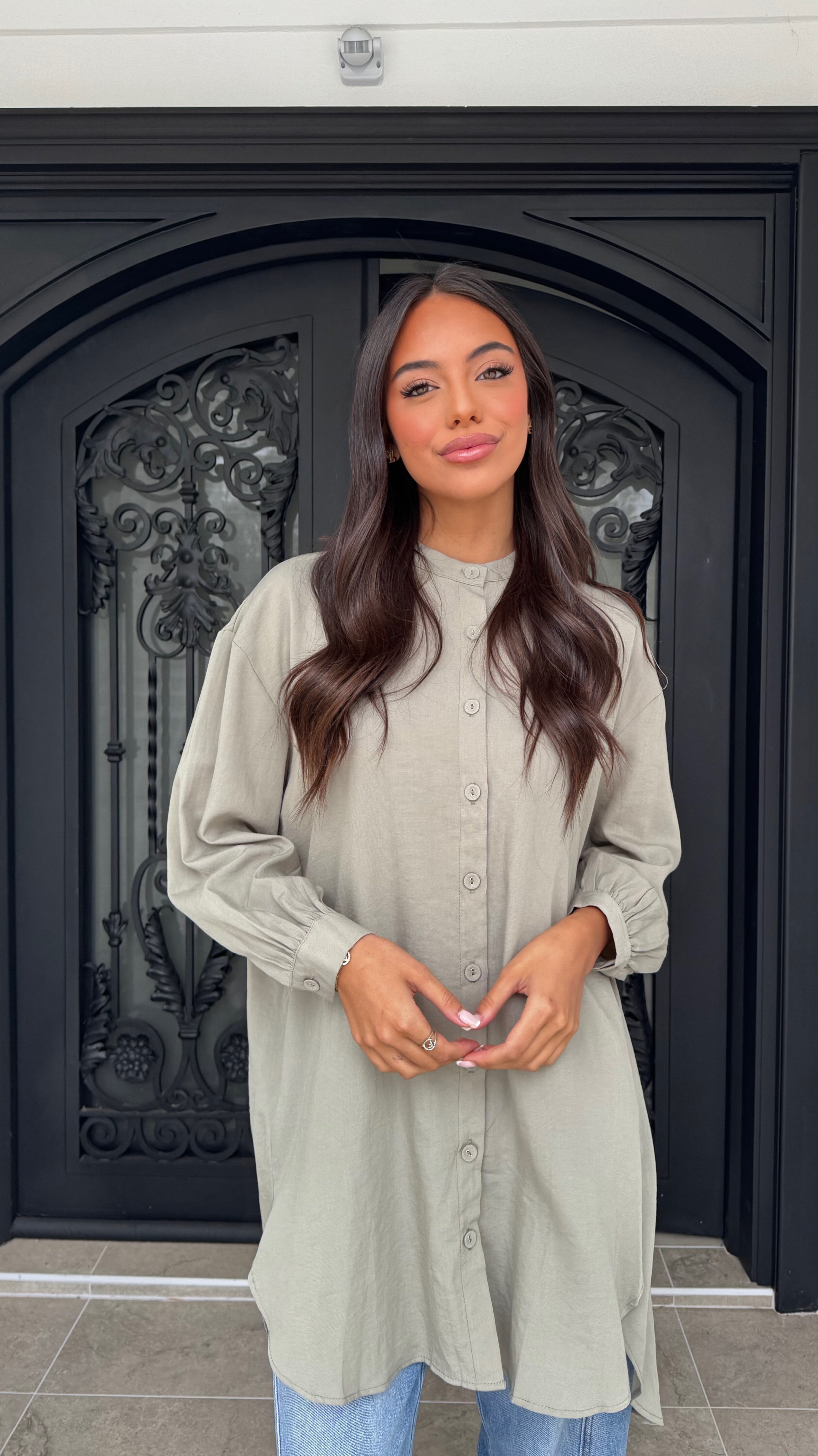 Button HiLow Top