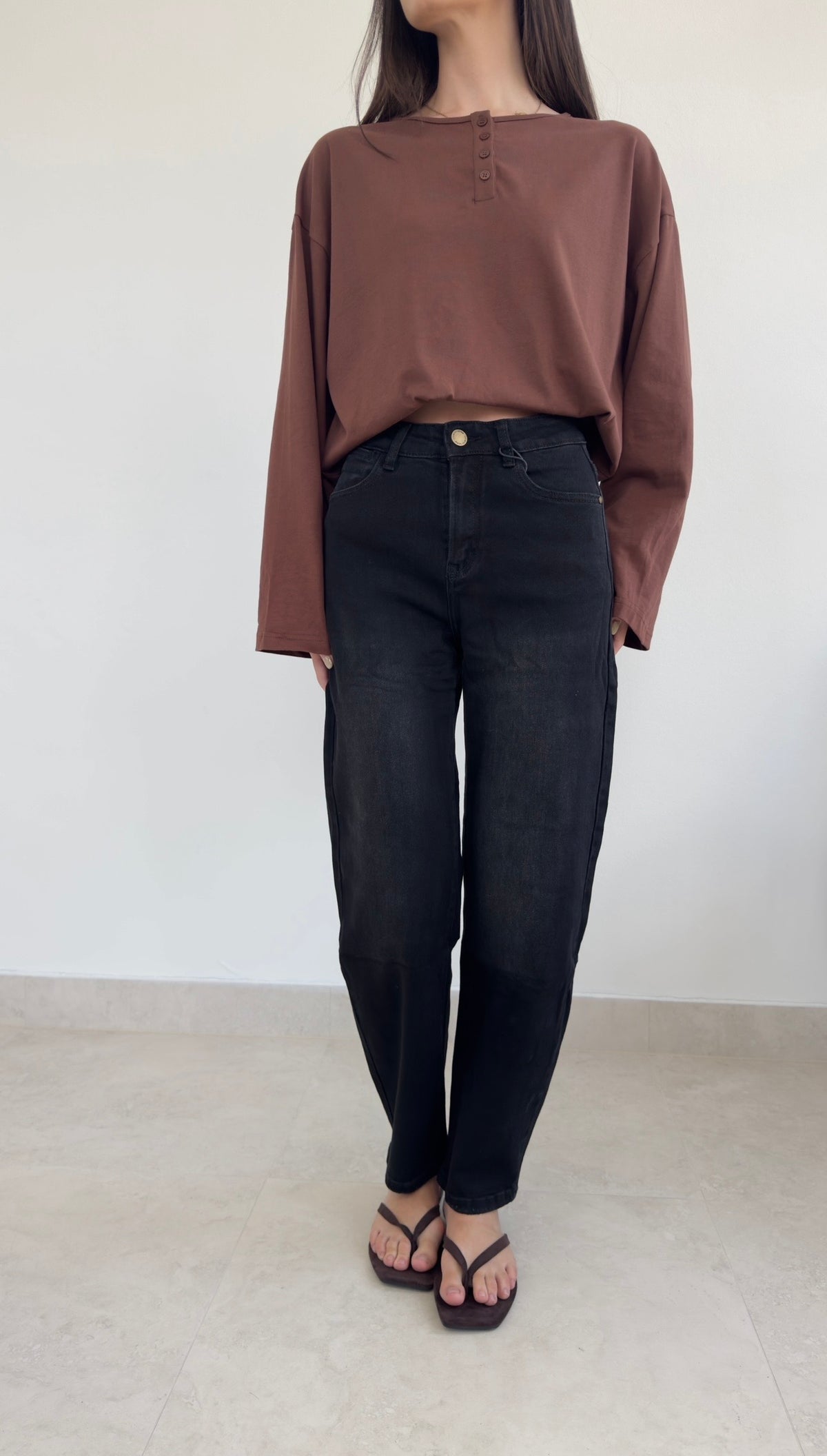 Black barrel jean