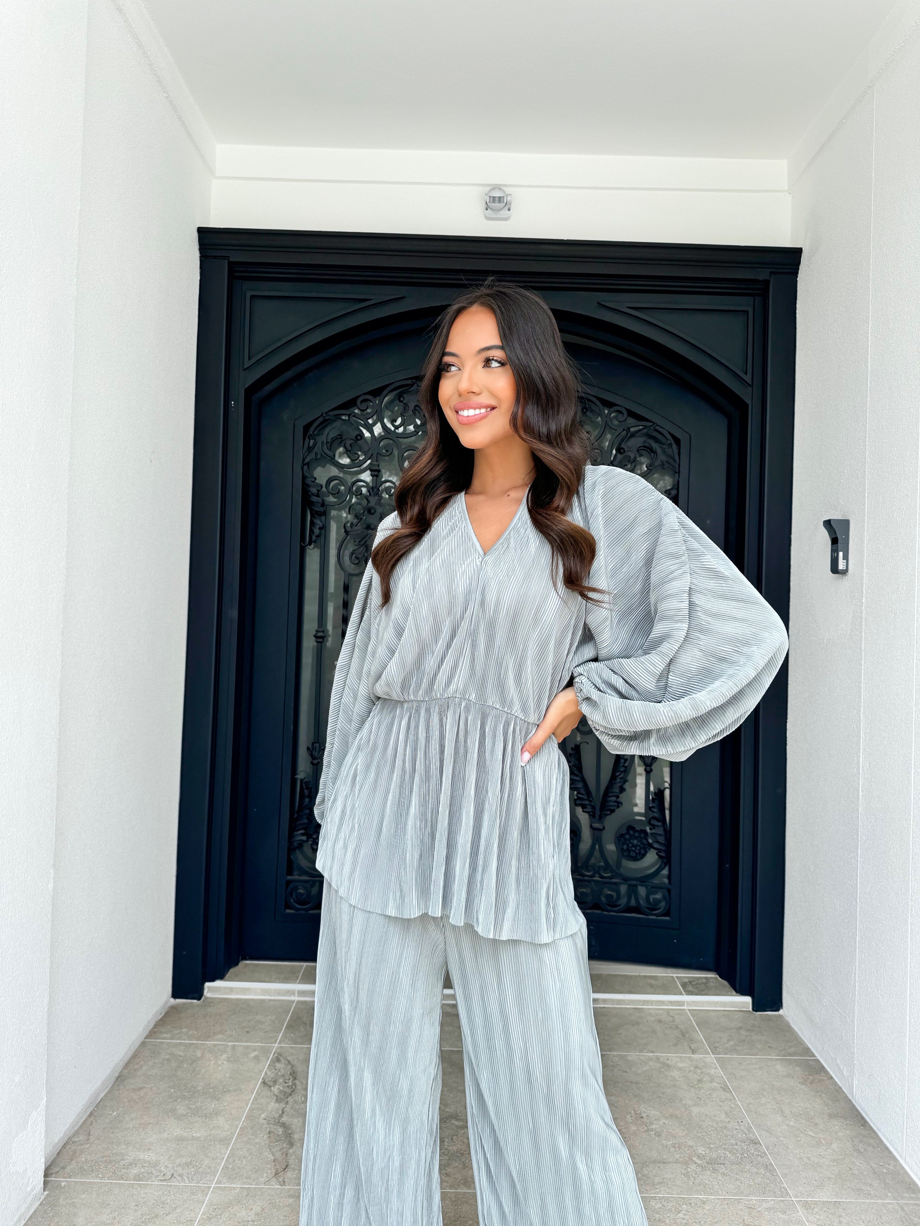 Lux pleated set