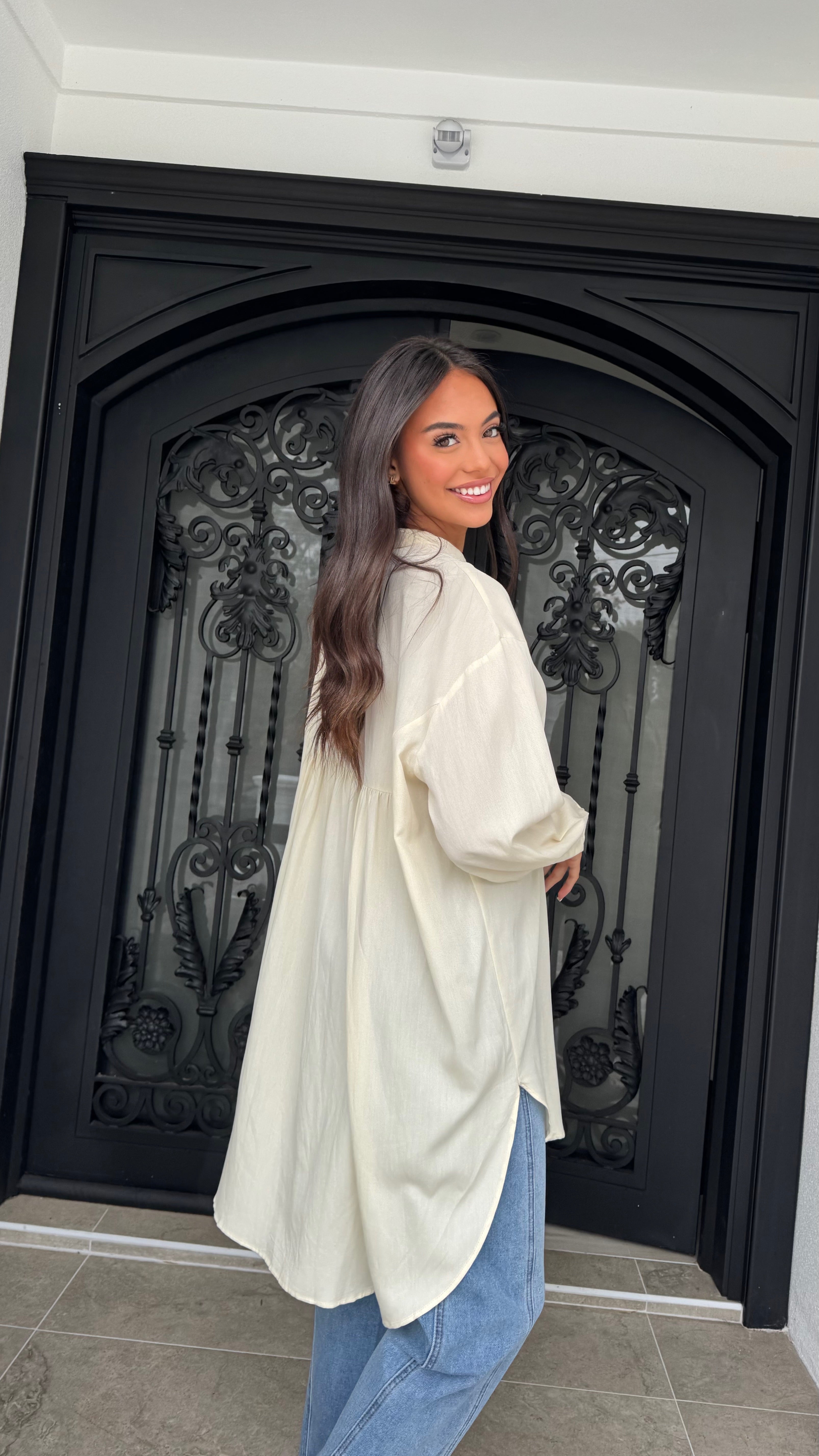 Button HiLow Top