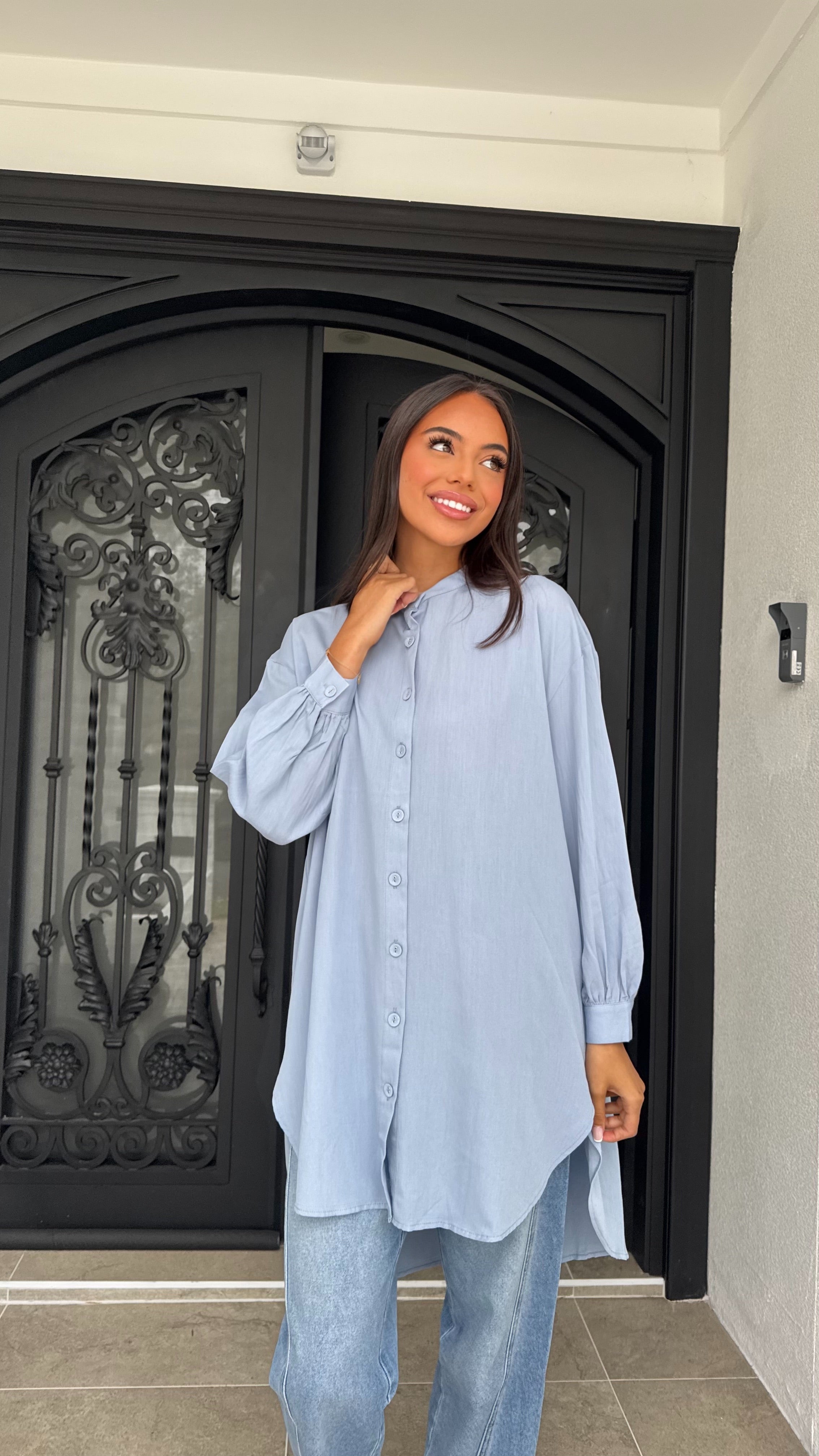 Button HiLow Top