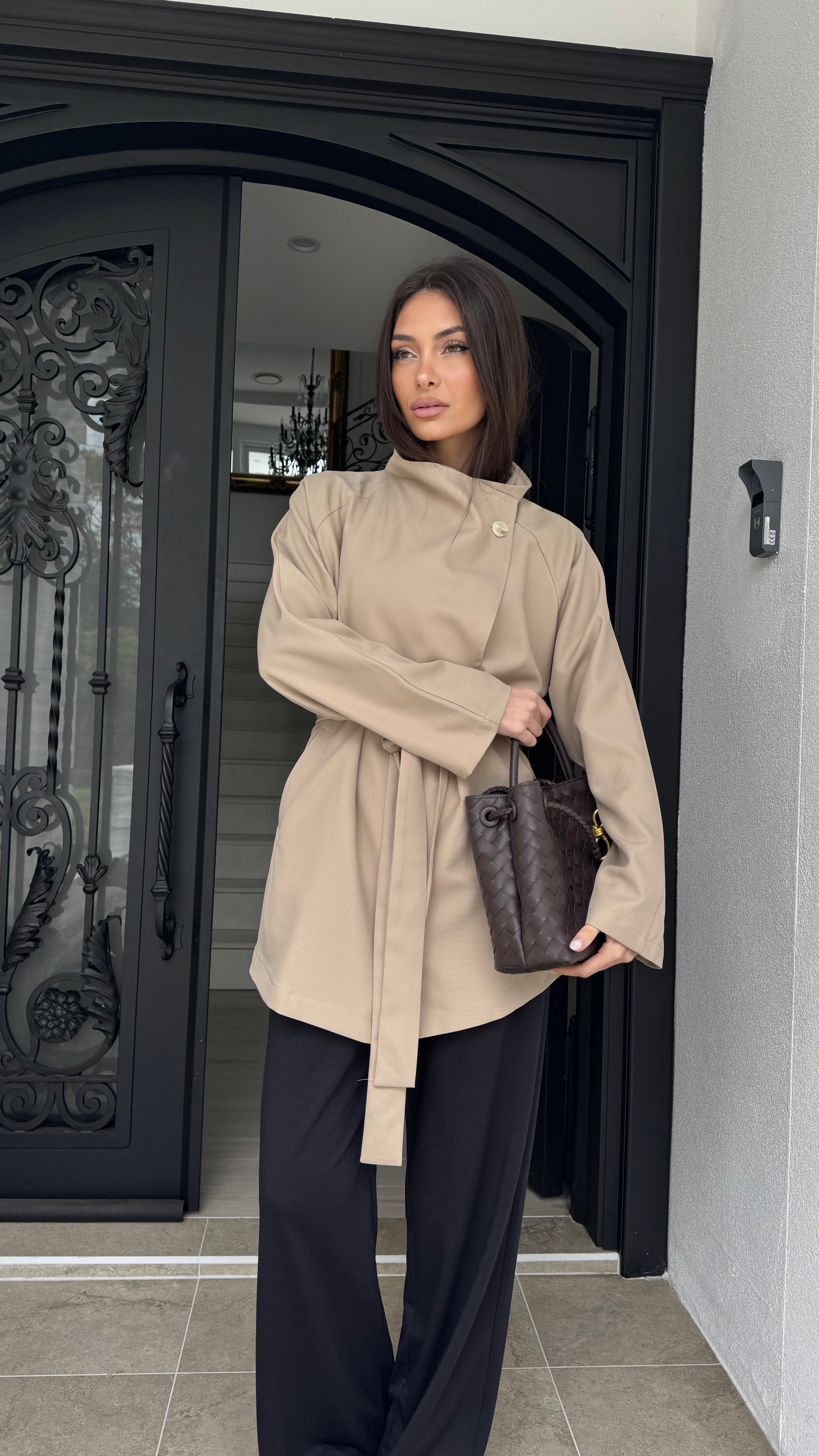 Funnel neck Waist trench