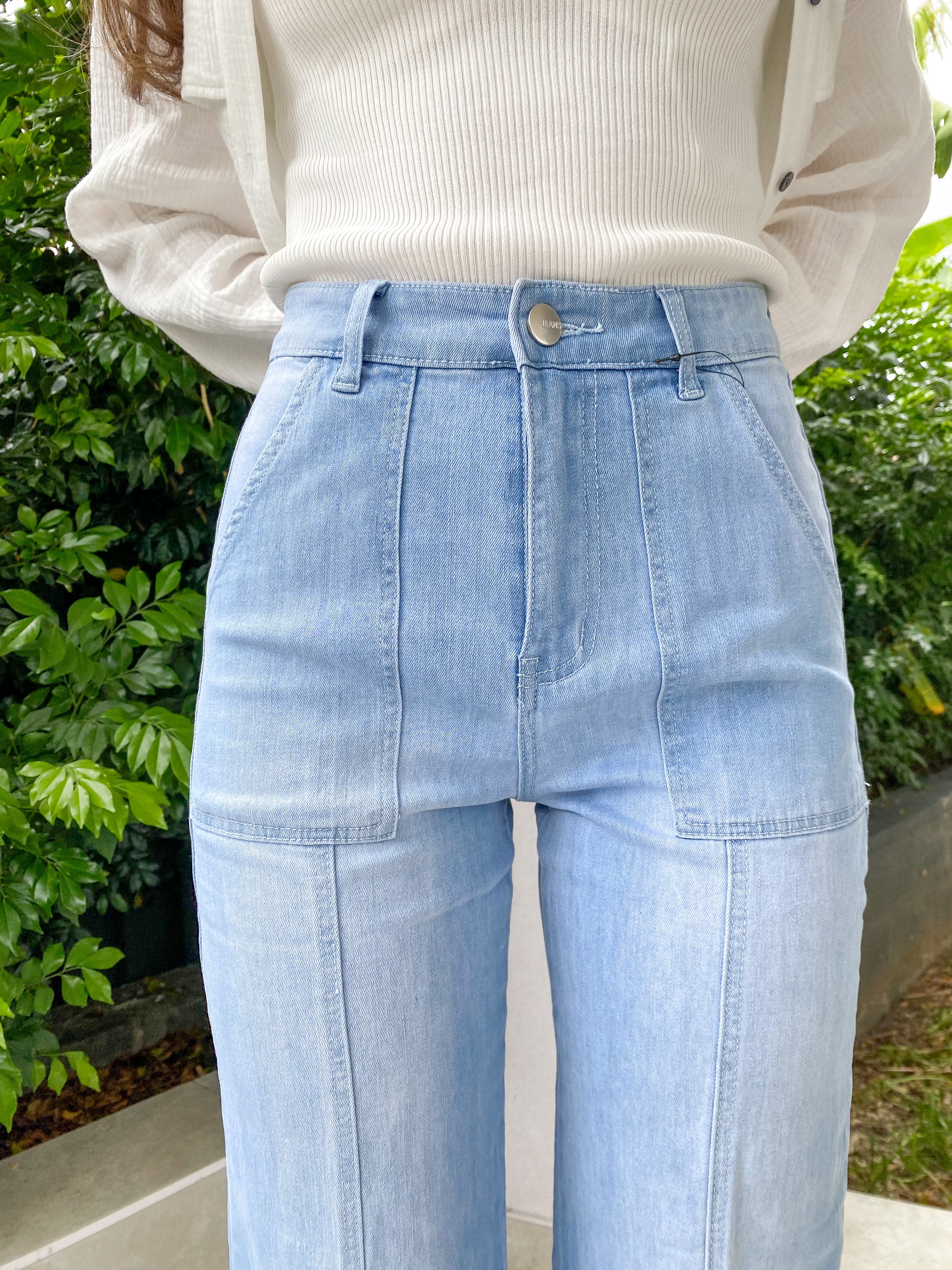 Wide leg light denim Jean