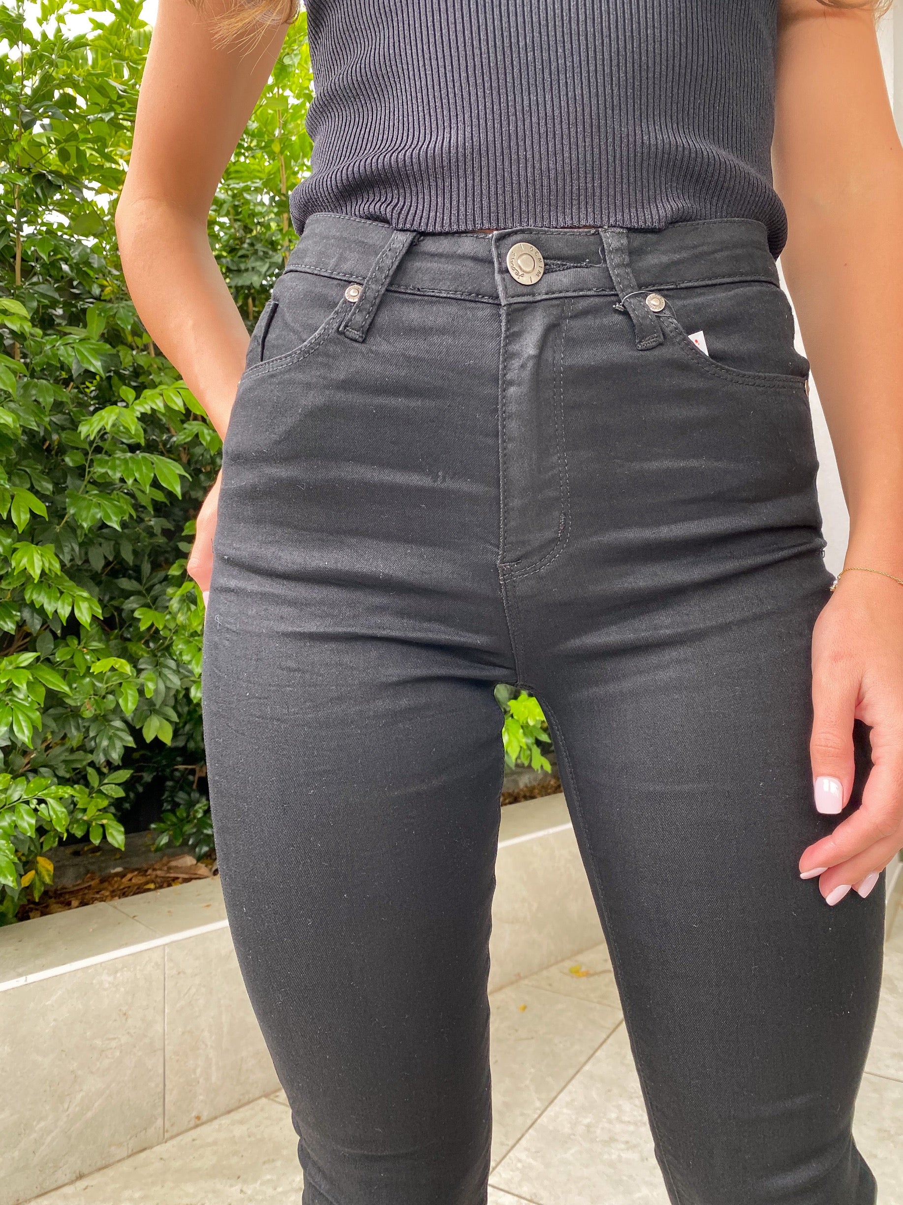 Black Ankle Jean