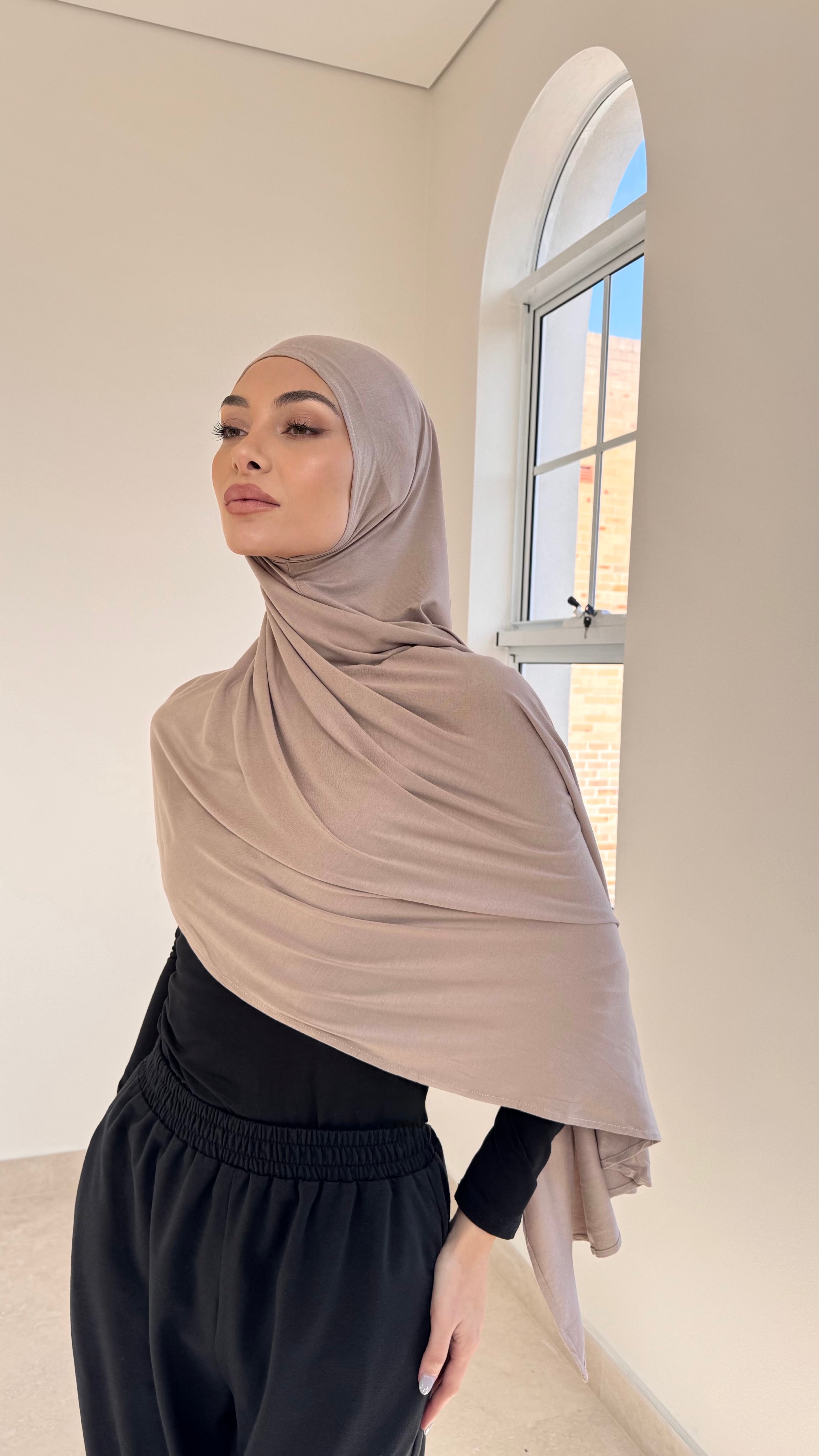 Taupe instant hijab