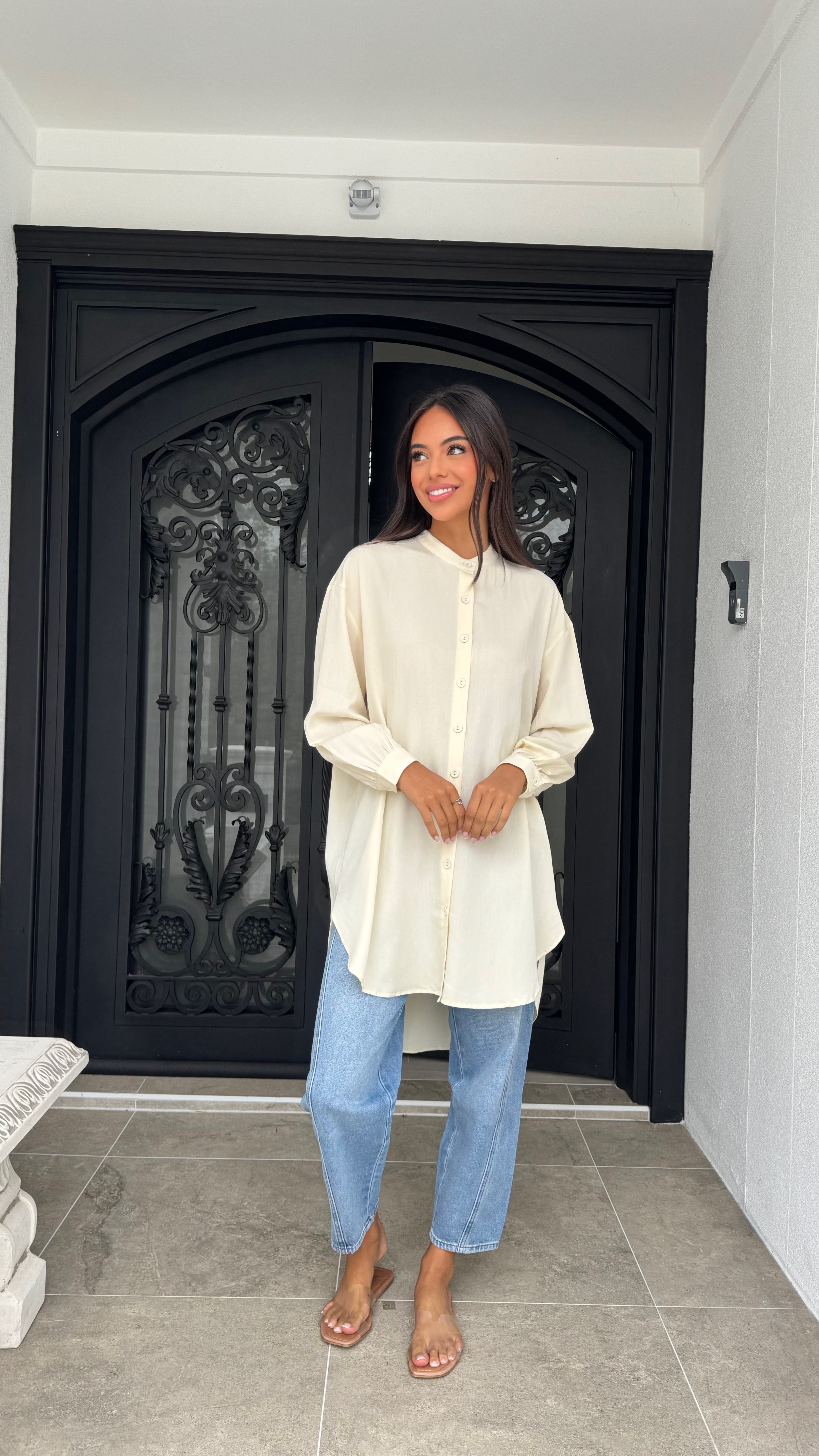 Button HiLow Top
