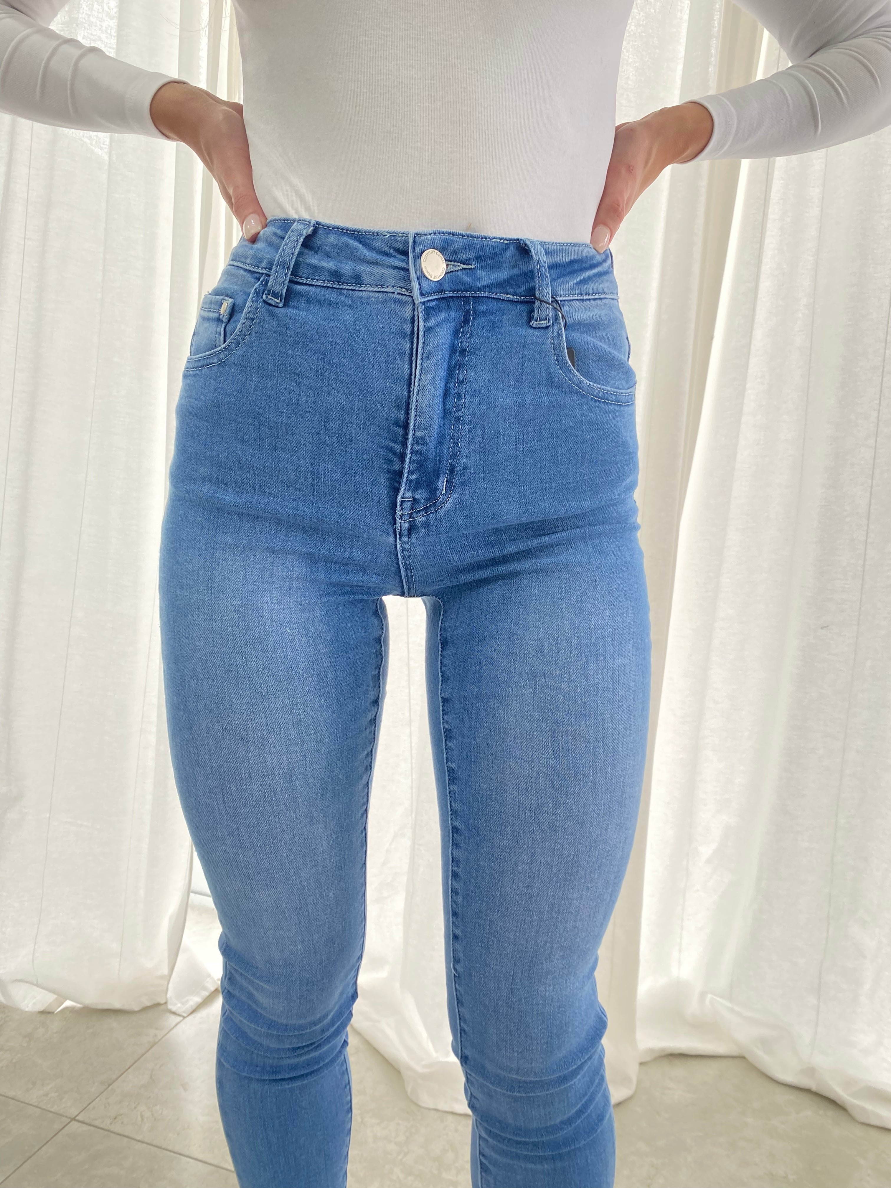 Stretch highrise denims